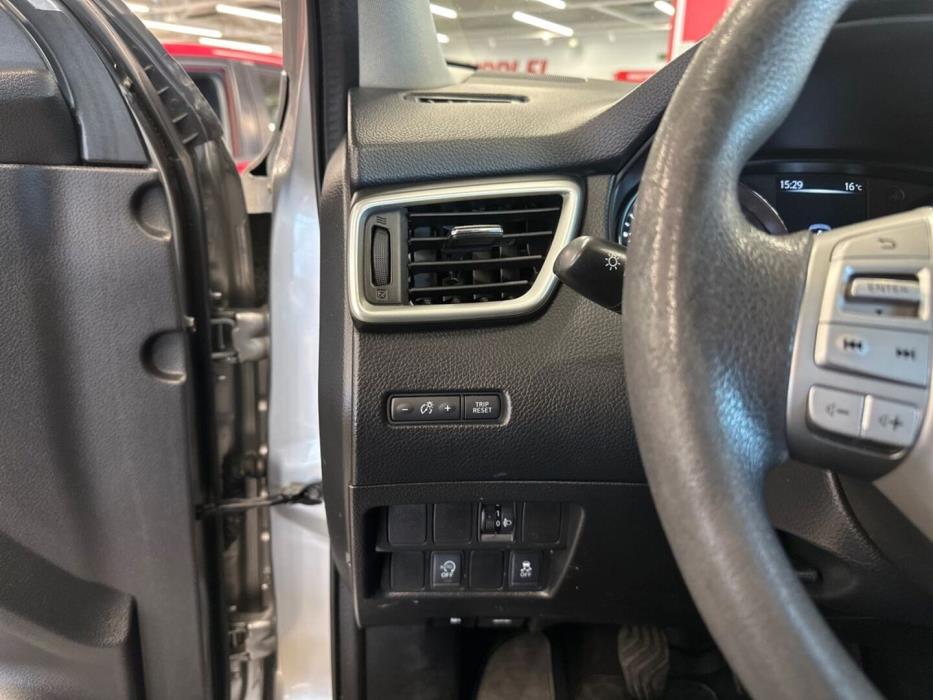 NISSAN Qashqai 2015