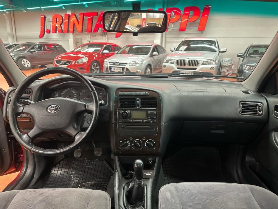 TOYOTA Avensis 2002