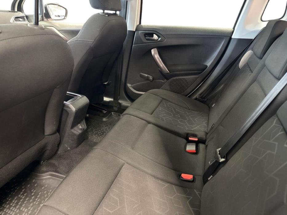 PEUGEOT 2008 2016