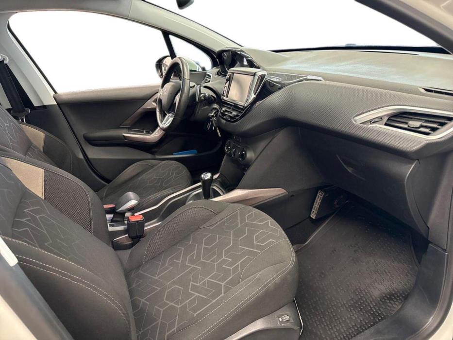 PEUGEOT 2008 2016