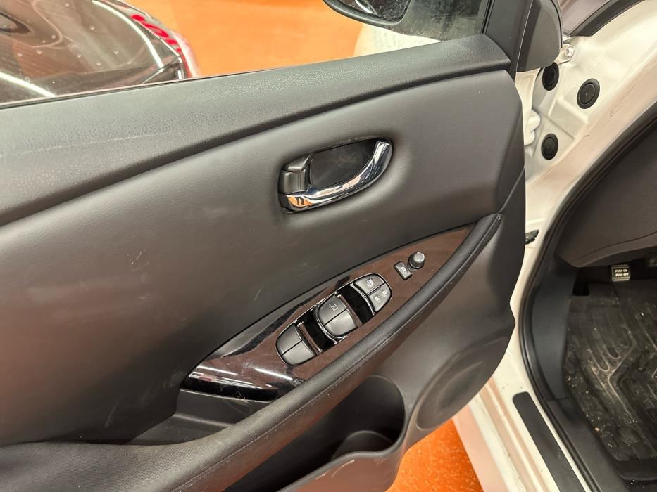 NISSAN Leaf 2021