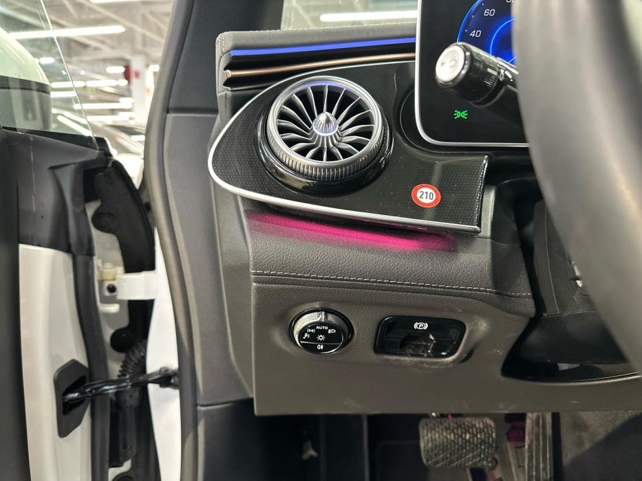 MERCEDES-BENZ EQE 2025