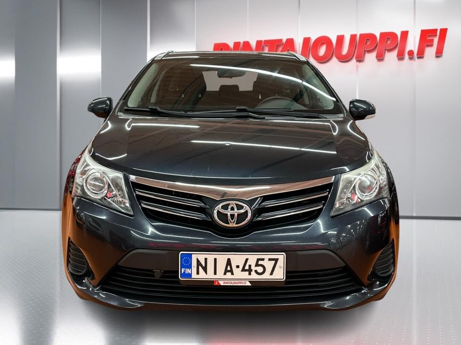 TOYOTA Avensis 2012