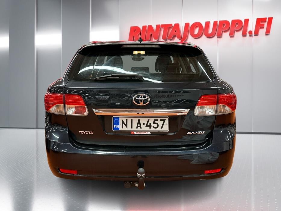 TOYOTA Avensis 2012