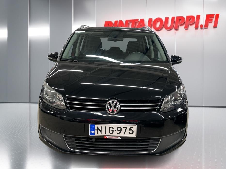 VOLKSWAGEN Touran 2011