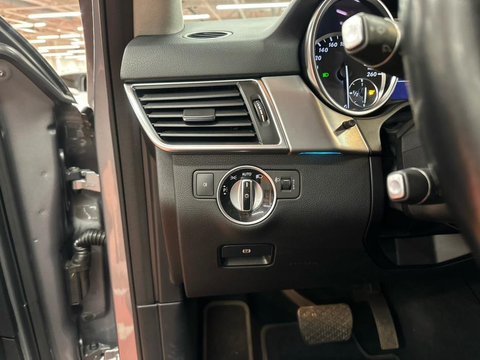 MERCEDES-BENZ ML 2011