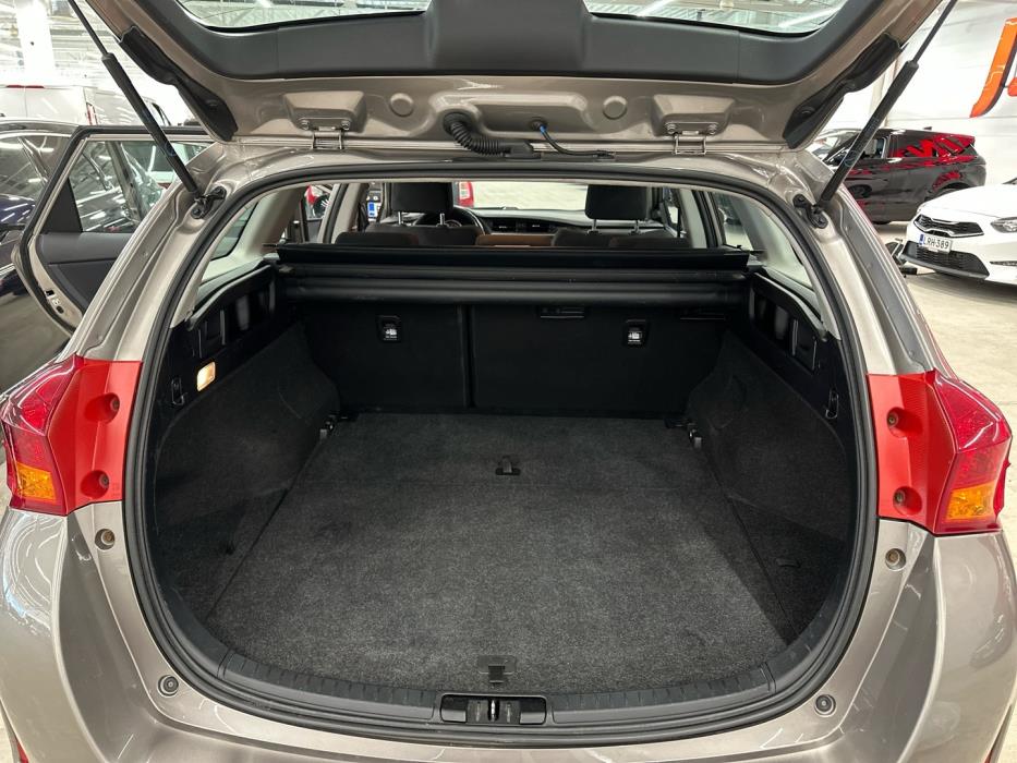 TOYOTA Auris 2014