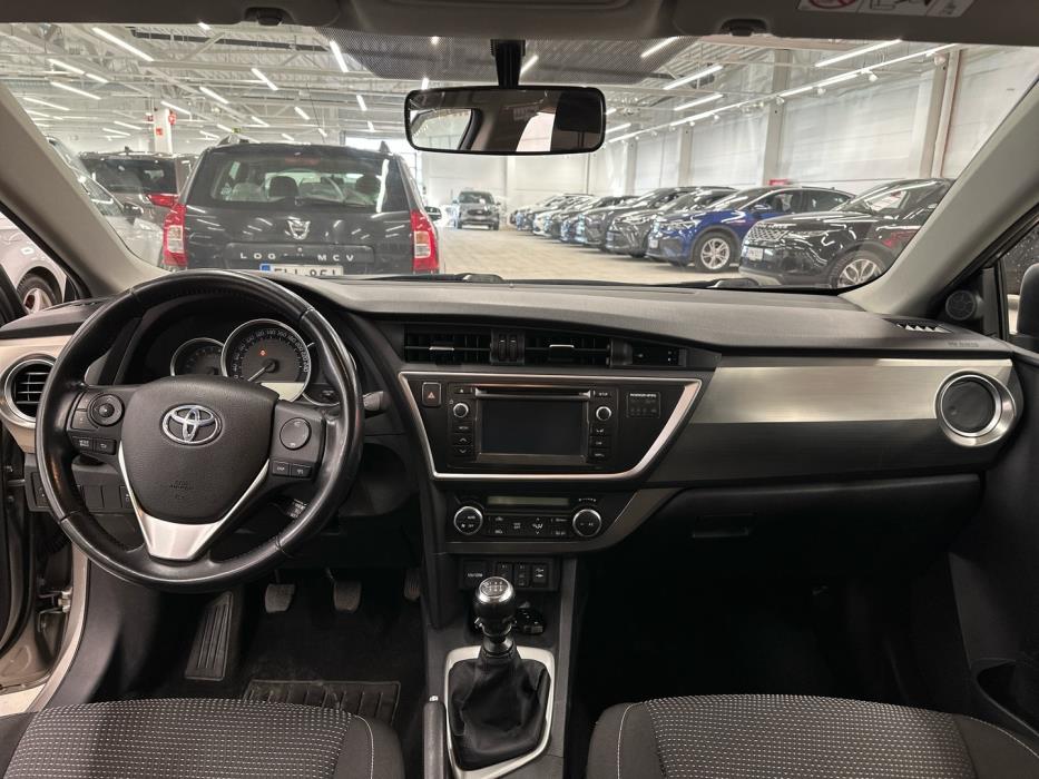 TOYOTA Auris 2014