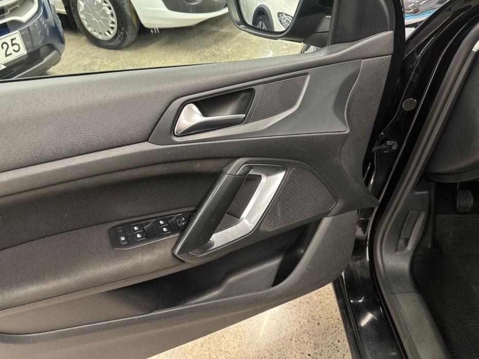 PEUGEOT 308 2013