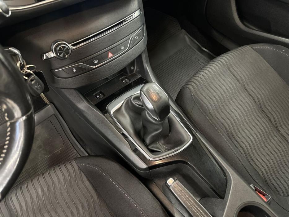PEUGEOT 308 2013