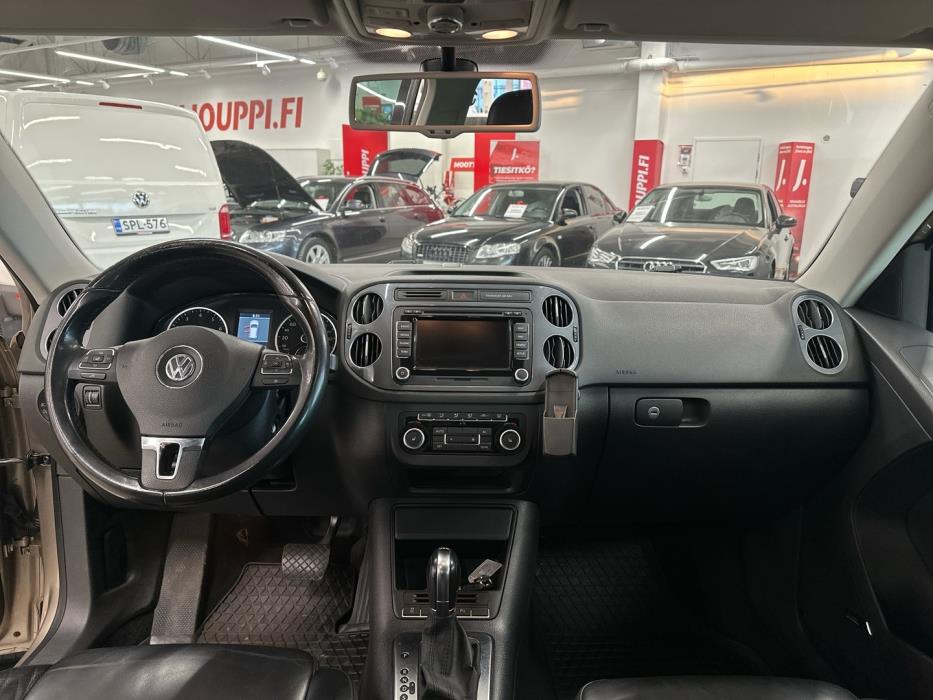 VOLKSWAGEN Tiguan 2012