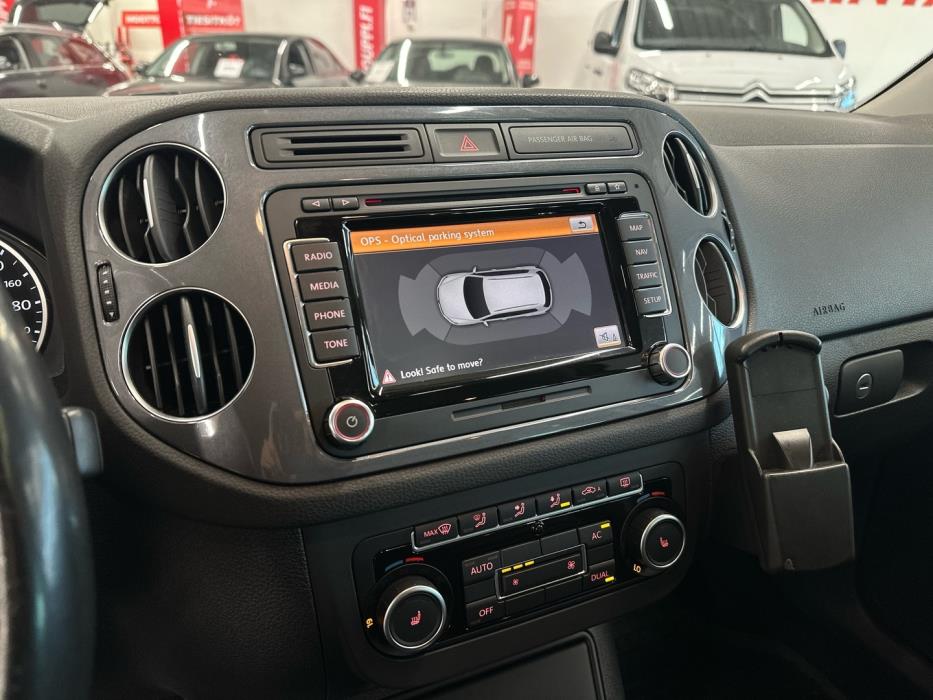 VOLKSWAGEN Tiguan 2012