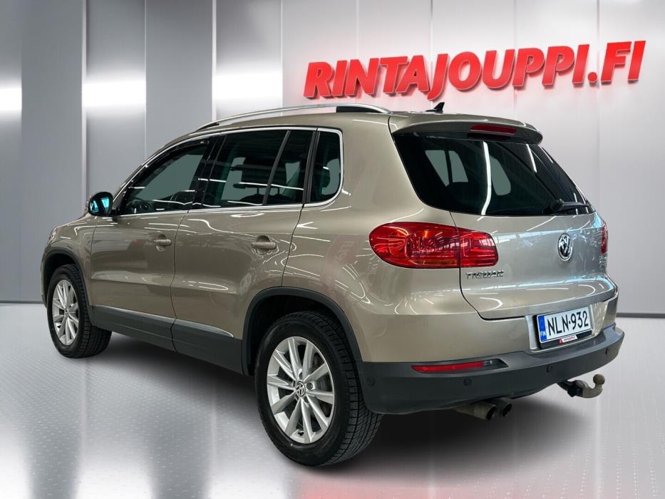 VOLKSWAGEN Tiguan 2012