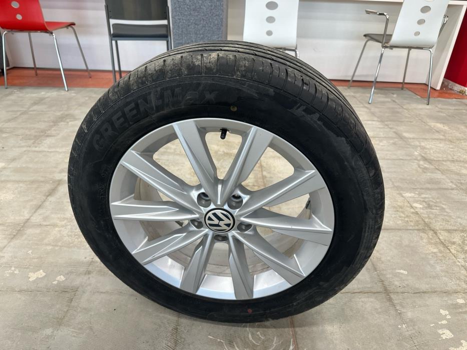 VOLKSWAGEN Tiguan 2012