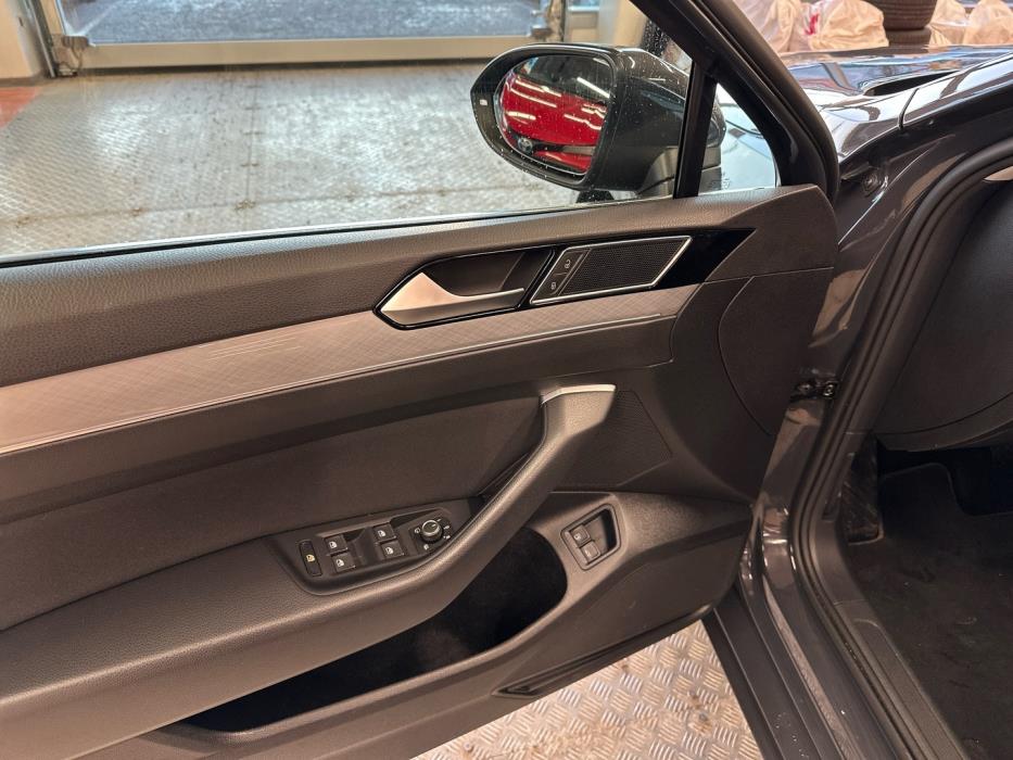 VOLKSWAGEN Passat 2020