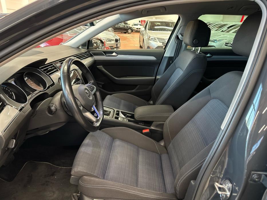 VOLKSWAGEN Passat 2020