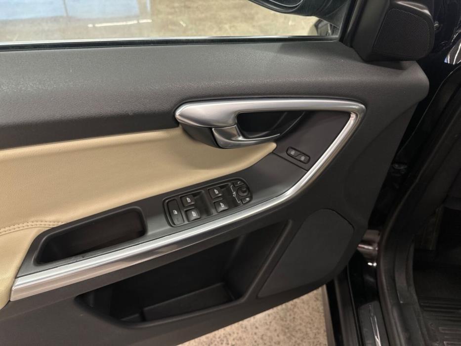 VOLVO XC60 2015