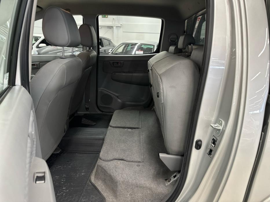 TOYOTA Hilux 2012