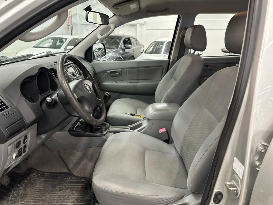 TOYOTA Hilux 2012