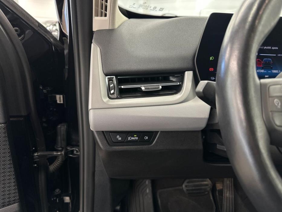 BMW iX1 2024