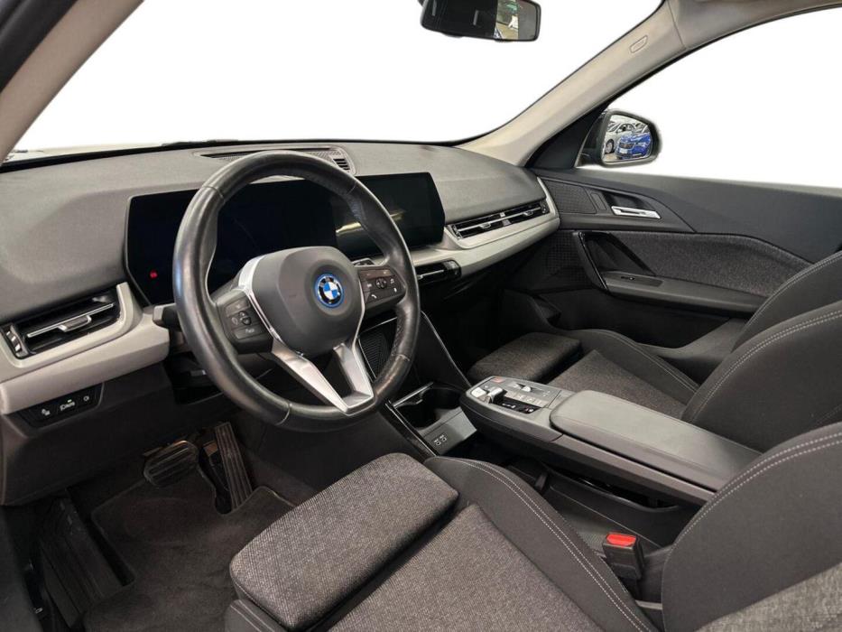 BMW iX1 2024