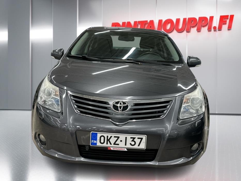 TOYOTA Avensis 2010