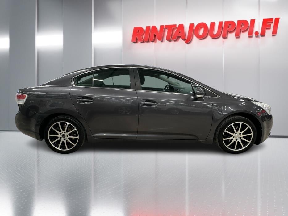 TOYOTA Avensis 2010