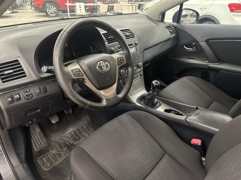 TOYOTA Avensis 2010