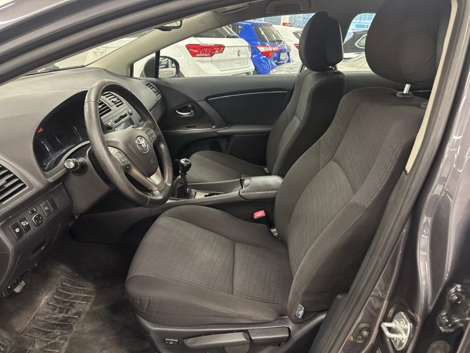 TOYOTA Avensis 2010
