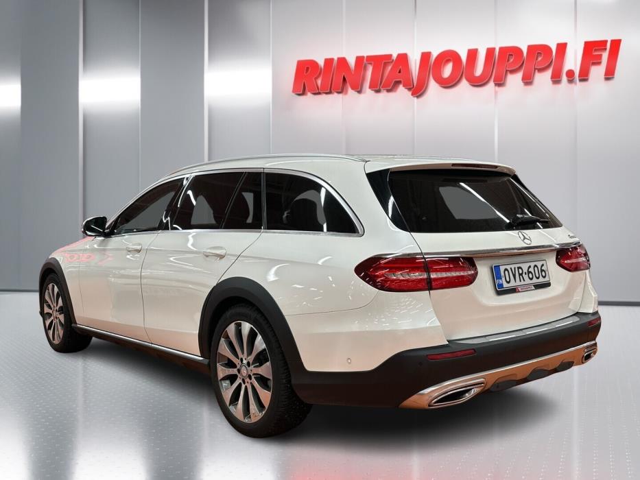 MERCEDES-BENZ E 2017