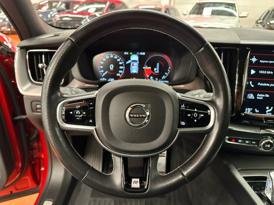 VOLVO XC60 2018