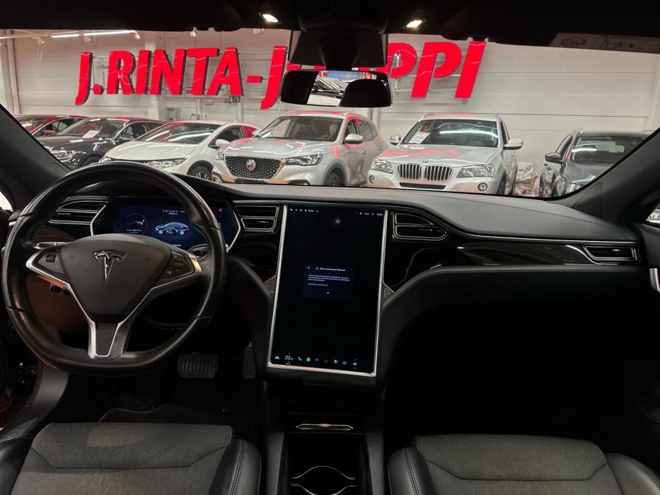 TESLA Model S 2018