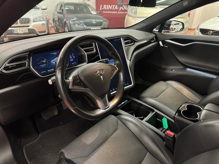 TESLA Model S 2018