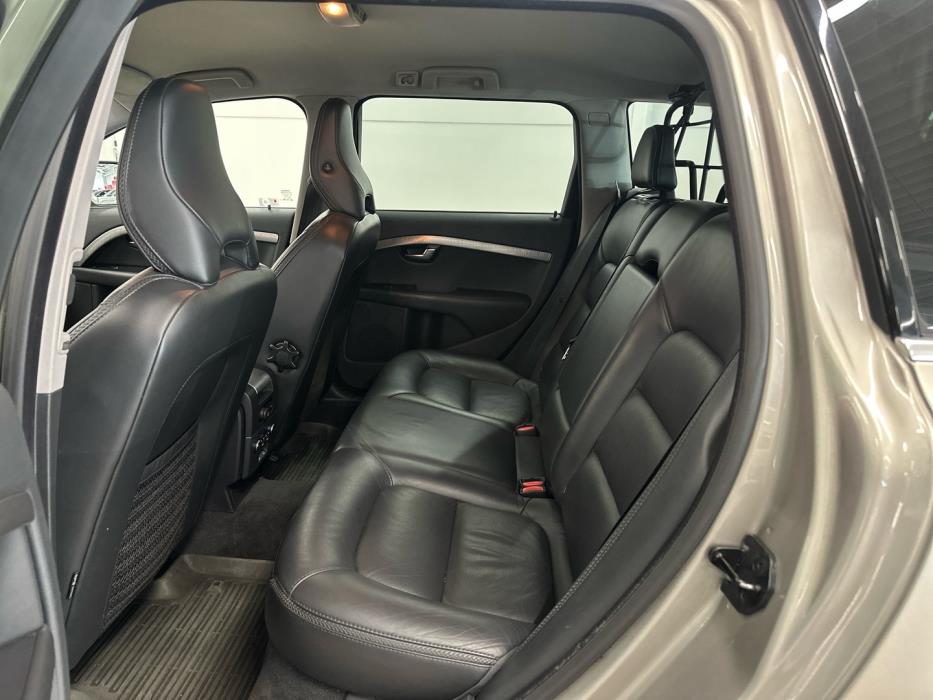 VOLVO XC70 2010