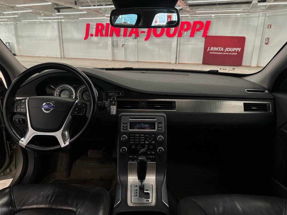 VOLVO XC70 2010