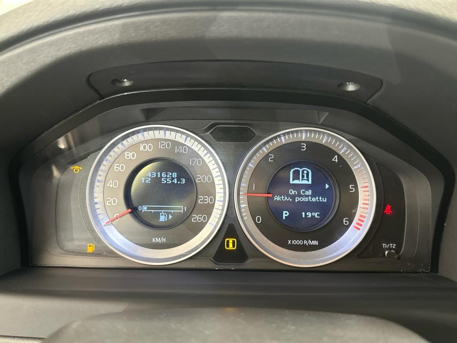 VOLVO XC70 2010