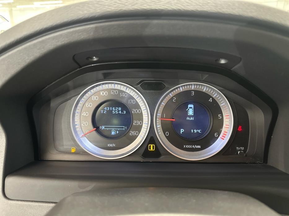 VOLVO XC70 2010