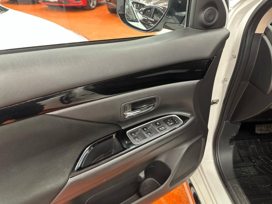 MITSUBISHI Outlander PHEV 2020