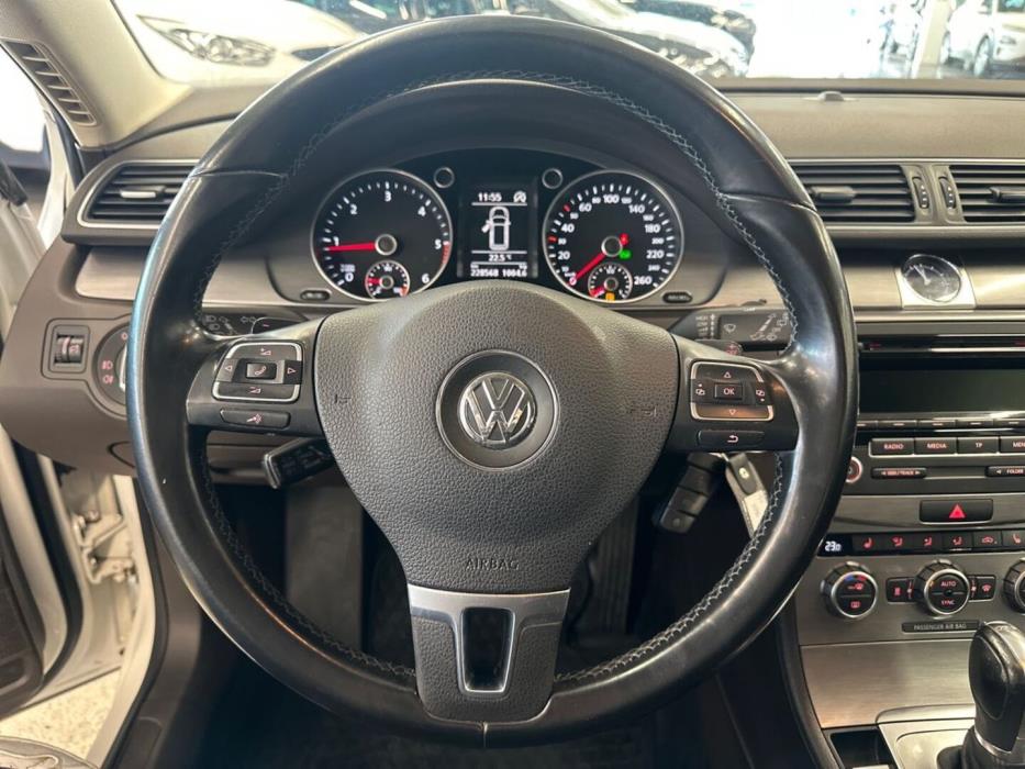 VOLKSWAGEN Passat 2013