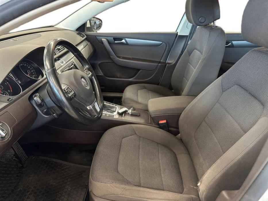 VOLKSWAGEN Passat 2013