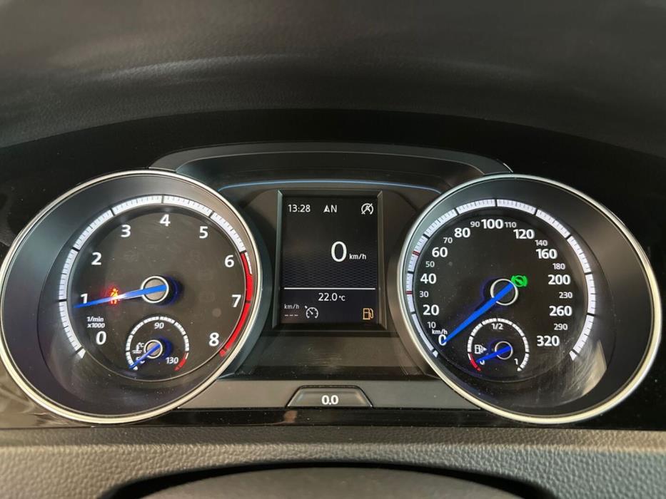 VOLKSWAGEN Golf 2016