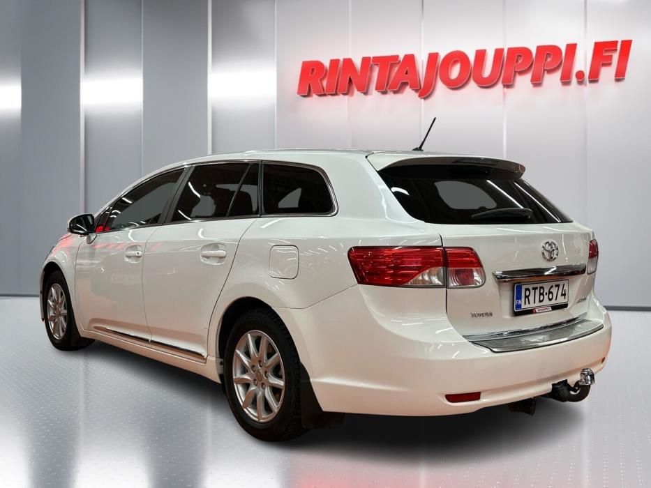 TOYOTA Avensis 2014