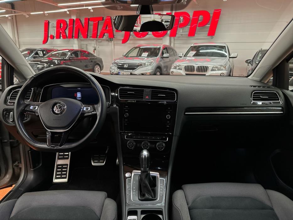 VOLKSWAGEN Golf 2017