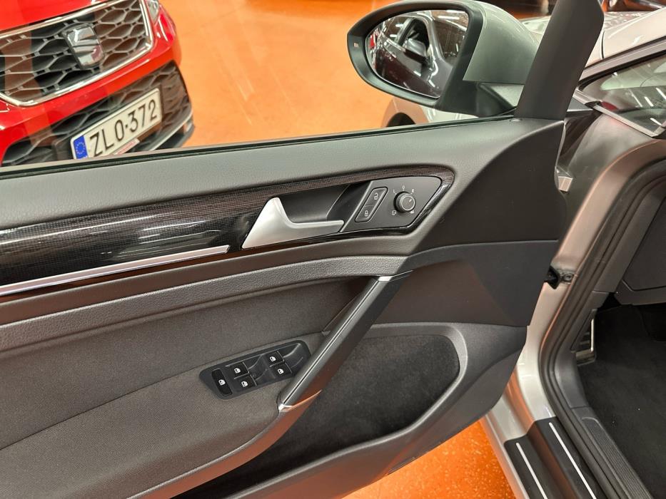 VOLKSWAGEN Golf 2017