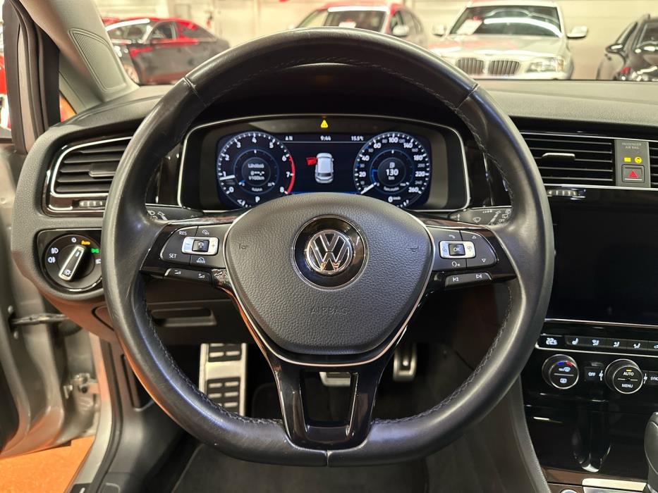 VOLKSWAGEN Golf 2017