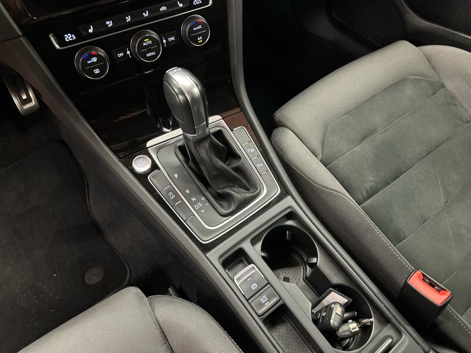 VOLKSWAGEN Golf 2017