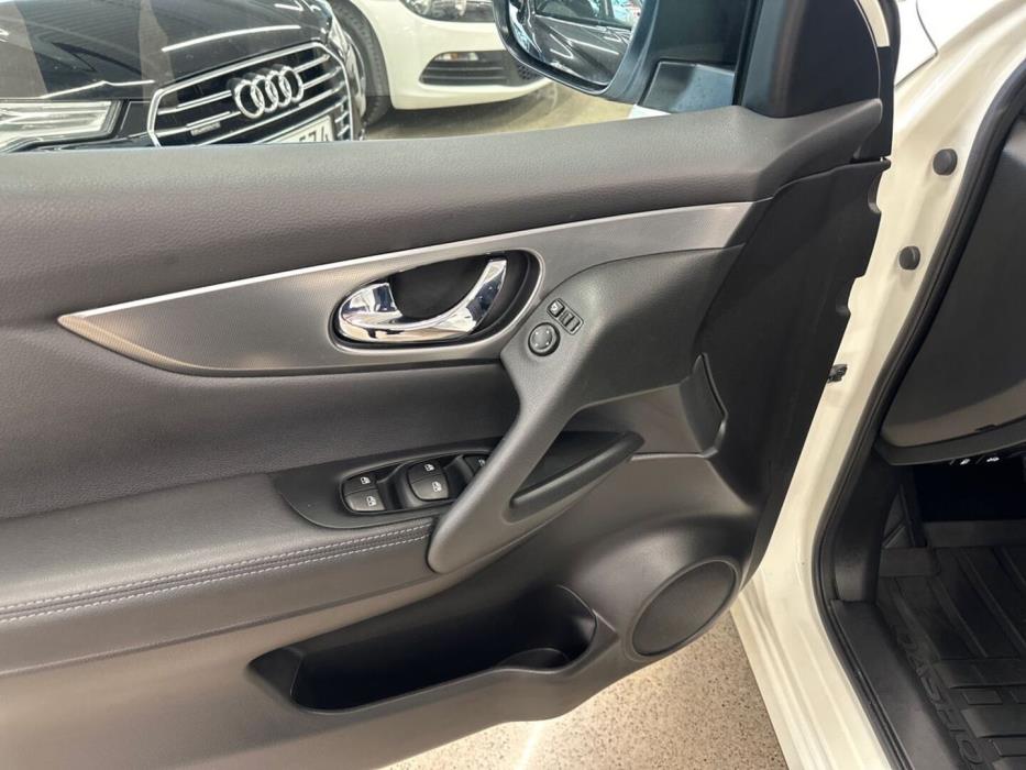 NISSAN Qashqai 2019