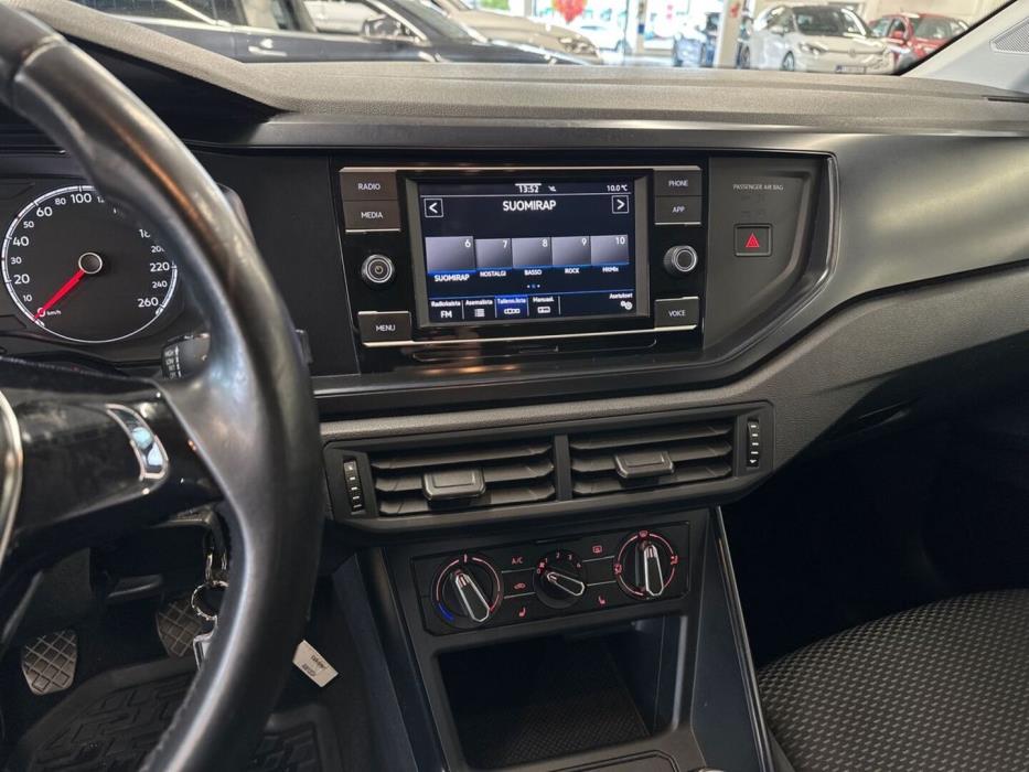 VOLKSWAGEN Polo 2021