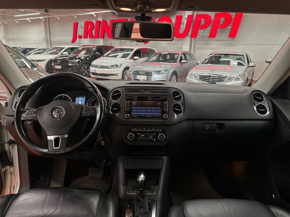 VOLKSWAGEN Tiguan 2012