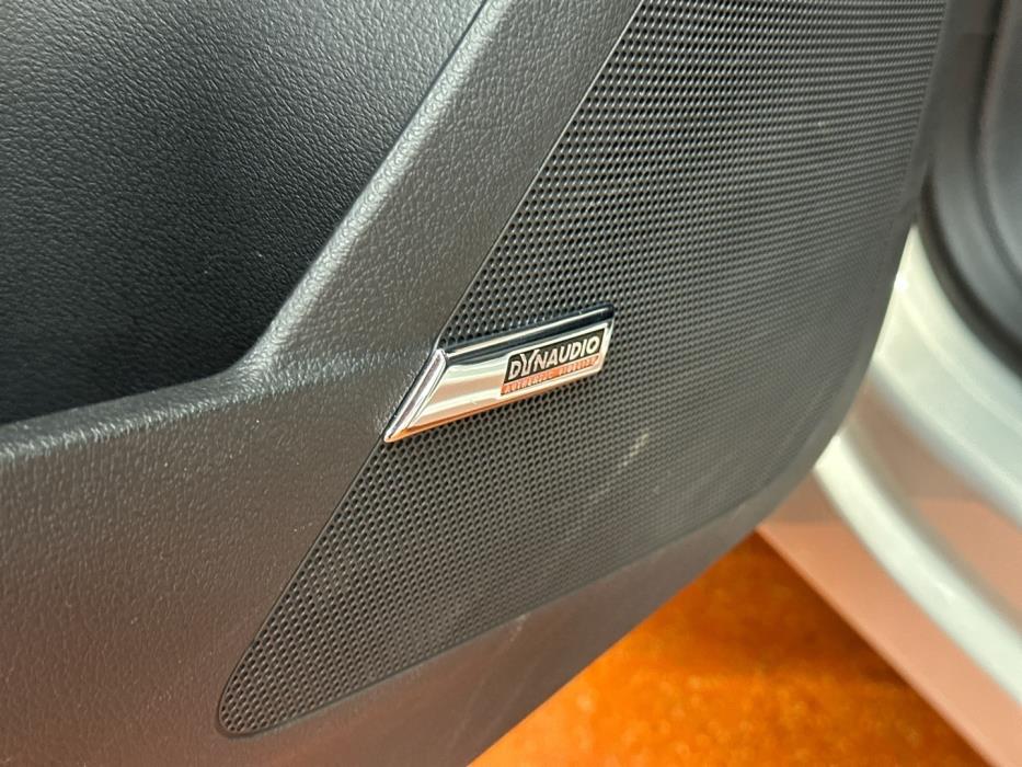 VOLKSWAGEN Tiguan 2012